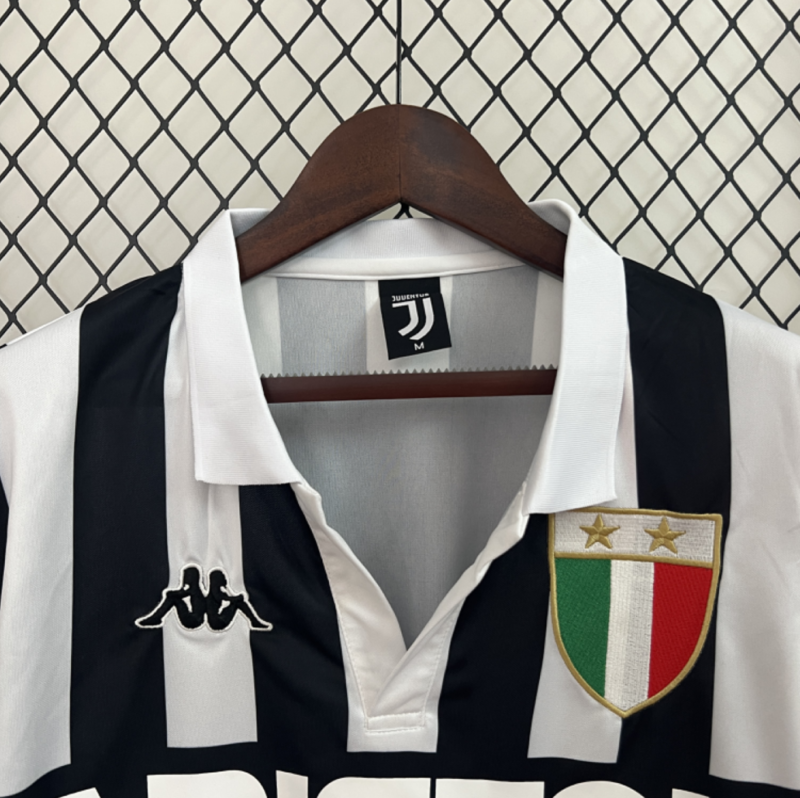 Retro Juventus 84/85 home Kit - Image 4